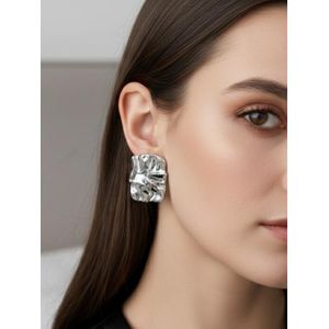 حلق مستطيل الشكل بتصميم انطباعي وسطح متموج متعدد الأبعاد