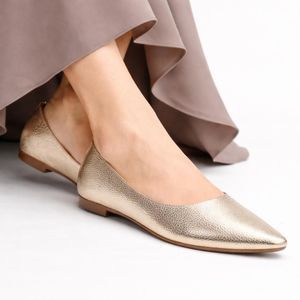 بلارينا نسائى فلات – لون ذهبى لامع – تصميم مدبب – مريح وخفيف – مناسب للاستخدام اليومي والخروجات