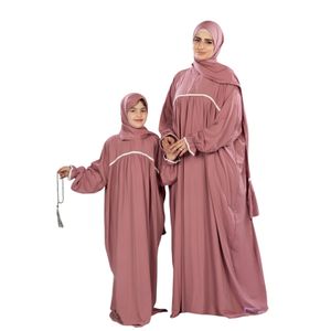  إسدال كابلز (الام والطفله ) -  موديل نعومى – فسكوز مستورد – جوبير قطن - اللون كشمير