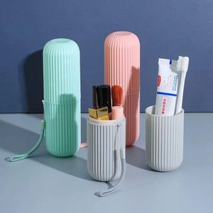 صندوق فرشاة أسنان عملي ومثالي أثناء التنقل.