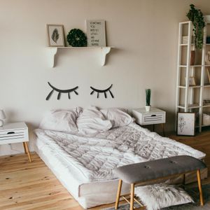 فن جداري على شكل رموش