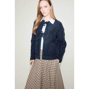 Defacto كارديجان تريكو قصة عادية بياقة مستديرة ورباط من الأمام