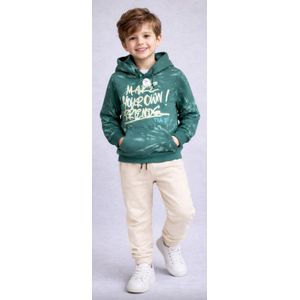 طقم أطفال أولادي قطعتين – سويت تيشرت أخضر وبنطلون أوف وايت قطن