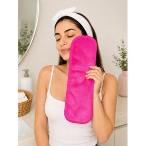 Fuchsia Microfiber Makeup Remover Towel 14*35 cm can be washed and reused many times, suitable for cleaning the face and neck easily and conveniently.