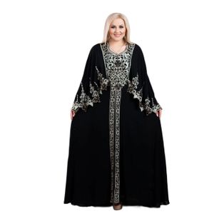 عباءة نسائية فاخرة بلون أسود مع تطريز ذهبي وأكمام واسعة - تصميم أنيق للمناسبات الرسمية والاحتفالات
