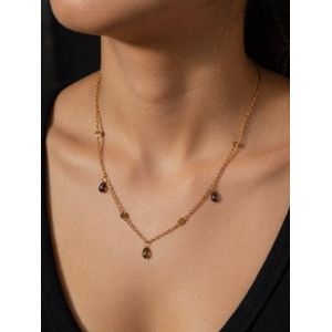 3Diamonds سلسلة حريمي مطلية بالذهب بتصميم شيك مع دلايات كريستال بشكل قطرة، كوليه رقيق أنيق مناسب للخروج والسهرات والهدايا، إكسسوار نسائي عصري يضيف لمسة راقية لكل إطلالة، مناسب للفساتين والكاجوال والمناسبات اليومية