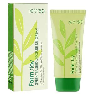 Farm Stay كريم شمس بالشاي الأخضر 70 جم – تحكم بالزيت، حماية من الأشعة فوق البنفسجية وترطيب يومي