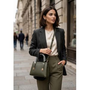 حقيبة يد نسائية جلد فاخرة - لون ذهبي ميتاليك - تصميم عصري بمقبض علوي وحمالة كتف