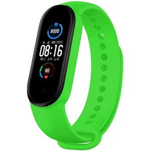 سوار سيليكون رياضي بديل بمسامات للتهوية لساعة شاومي مي باند 7/6/5 الذكية جيد التهوية لسلسلة M5/M6/M7، سوار لساعة شاومي مي باند 5، 6، 7 من تين تك - neon green