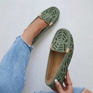 vbranda بلارينا نسائية بتصميم شبكي عصري يجمع بين الأناقة والتهوية المثالية لإطلالة صيفية مريحة.BN-111-اخضر