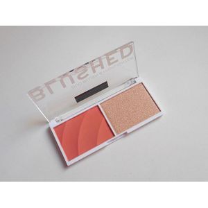 باليت أحمر خدود وهايلايتر Blushed Daydream Duo، عبوة مدمجة 2 في 1 مع أحمر خدود كورال عميق ولمسة نهائية بوهج شمپاني، مكياج نباتي يدوم طويلًا وقابل للمزج لمظهر مشرق طبيعي