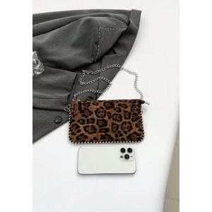 شنطة كروس نسائية بسلسلة حقيبة كتف بتصميم كلاسيكي للحفلات والتمشية ملابس خروج أنيقة مع لمسات معدنية صناعية جذابة