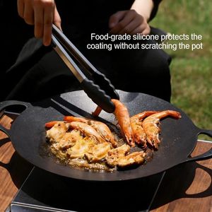 High-quality, heat-insulating metal food tongs. Imported.