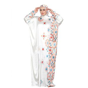 اسدال نسائي ابيض بتصميم زهري ملون مناسبة للصلاة والمناسبات اليومية، لون أبيض مع تفاصيل زهرية وأزرق فاتح، موديل مريح وواسع  مقاس 80-120 KG