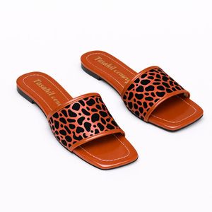 Tasahil center سليبر حريمى فلات جلد فى قماش