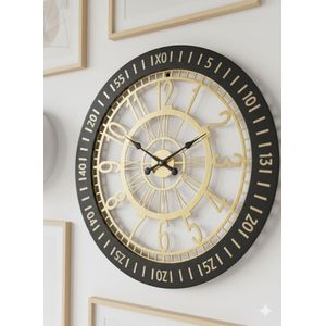 ساعة حائط معدنية كلاسيكية كبيرة - تصميم بأرقام رومانية سوداء وذهبية - 60 سم