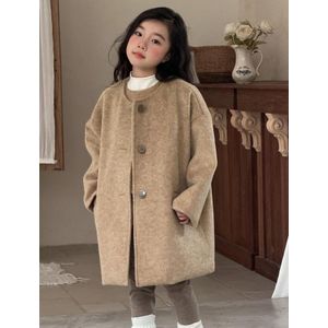 Girls' jacket is very cute 