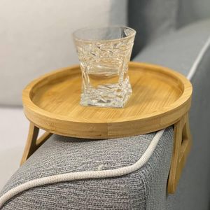 طاولة صينية من الخيزران (البامبو) لمسند ذراع الأريكة - طاولة محمولة تُثبَّت على مسند الذراع - مثالية للمساحات الصغيرة - صينية ثابتة للأريكة لتناول الطعام والمشروبات ووضع الهاتف وجهاز التحكم عن بُعد.