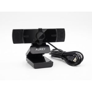 Aukey كاميرا ويب بدقة 1080P باللون الأسود مع ميكروفون رقمي مدمج، مناسبة للاجتماعات والبث المباشر والتعليم عن بعد