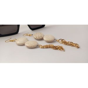 حلق حجري ابيض