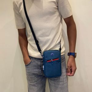شنطة صغيرة كروس  تقدر تشيل فيها المحفظة بجوده عاليه جدا - المفاتيح - الفلوس تتعلق ف الحزام أو الشنطة الباك
