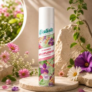 Batiste شامبو جاف Wildflower بخاخ 200 مل - انتعاش للشعر والتحكم في الدهون - تركيبة خفيفة بدون بقايا - يمنح كثافة وإحساس نظيف بين الغسلات