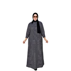 عباءة شتوية مخططة بياقة قميص عصرية - قصة مريحة (Over-Size) تناسب حتى وزن 95 كجم