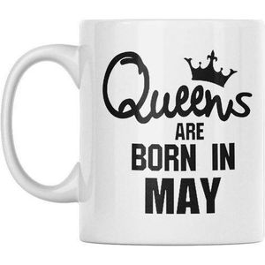 كوب قهوة مضحك - الملكات يولدن في مايو ، مطبوع على كلا الجانبين