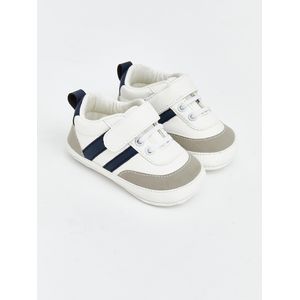 LC Waikiki أحذية عربة صغيرة للأولاد