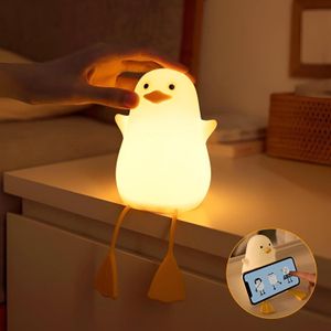 مصباح ليلي LED - مصباح بطة مبتكر محمول من السيليكون قابل لإعادة الشحن مع 7 إعدادات ملونة تعمل باللمس، سعة بطارية 200mAh مثالية لبيئة نوم مريحة للاطفال