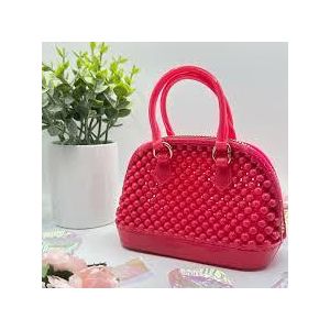 شنطة يد وكروس الترند للبنات بتصميم عصري جذاب، مصنوعة من السيليكون البلاستيك