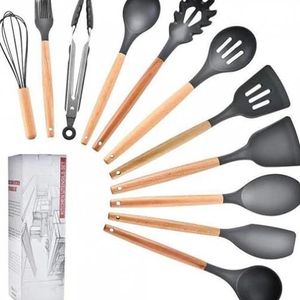 Silicone Dispenser Set Consisting Of 12 Pieces.