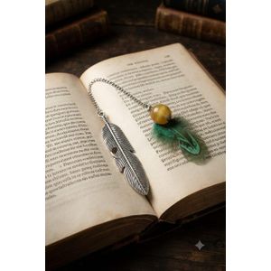 Elegant Feather-Design Metal Bookmark – A distinctive accessory for reading enthusiasts and a gift for book lovers.