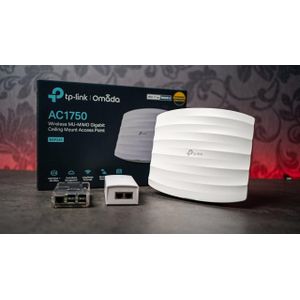 TP-Link حل واي فاي لاسلكي EAP245 V3 اومادا AC1750 جيجابت من تي بي لينك مع دعم شبكي، تجوال سلس ومو-ميمو 4 موجات، متعدد الألوان