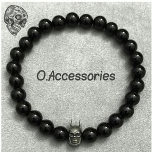 O Accessories حظاظه رجالي سوداء من احجار الاونكس الطبيعي _بات مان فضي أو اسد