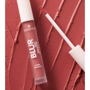 Essence  BLUR soufflé Matte  lip cream - 03.Hot Offline