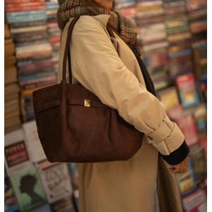 Hayat شنطة يد نسائية سويدي فاخرة – واسعة وعملية – مناسبة للشغل والخروج اليومي