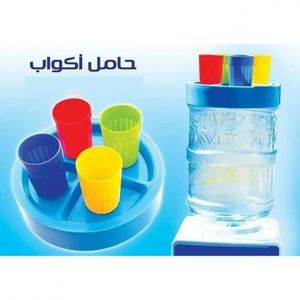 حامل أكواب بلاستيك فوق القارورة