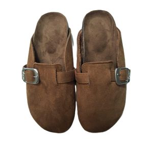 Stylish Women's Flat Clogs - Brwon