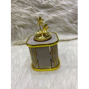 مبخرة من الخشب علي شكل بوكس خشب مفرغ مع غطاء دهبي - قد يختلف اللون