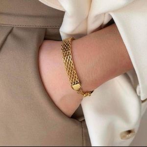 انسيال حصيره شيك بتصميم كلاسيكي فخم - إطلالة راقية تخطف الأنظار
