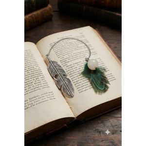 Elegant Feather-Design Metal Bookmark – A distinctive accessory for reading enthusiasts and a gift for book lovers.