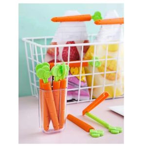 Cute carrot-shaped food bag sealing clips - Keeps bags airtight - For snacks, flour, bread, toast, pulp, and more - 5 clips with a magnetic acrylic holder for hanging on the refrigerator