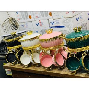 طقم حلة شوربة بورسلين مع تاج ذهبي، متعدد الألوان، مع أكواب معلقة