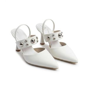 vbranda حذاء نسائي أنيق بتصميم عصري يجمع بين الكلاسيكية واللمسة الجريئة C-98-ابيض