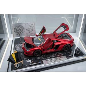 سيارة مجسمة لامبورجيني أفينتادور بمقياس 1:18 من Bburago – لعبة معدنية فاخرة باللون الأحمر المعدني مع أبواب مقصية قابلة للفتح، تفاصيل داخلية دقيقة، عبوة مميزة، وجودة إصدار لهواة الجمع – هدية مثالية للأطفال والهواة وعشاق السيارات