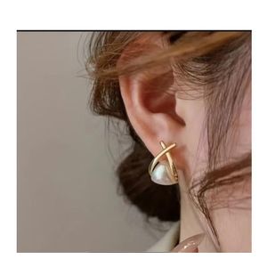 1 Pair of Faux Pearl Metal Earrings, High-End Style, Fashionable Earrings - Popular with All Occasions