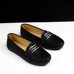 شوز نسائي فلات جلد  – أنيق ومريح للاستخدام اليومي -اسود