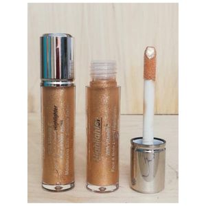 Sandra Highlighter With Vitamin E, Face & Body Liquid Highlighter For All Skin Types, Moisturizing Silky, Smooth Texture Not Sticky Color 04