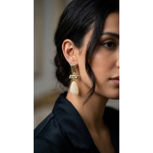 fluffy women accessories أقراط متدلية ذهبية بشكل هندسي وكمثري – أقراط نسائي أنيقة عصرية للمناسبات